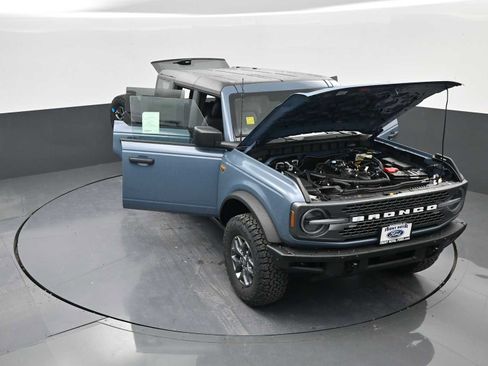 New 2025 Ford Bronco Badlands image 65