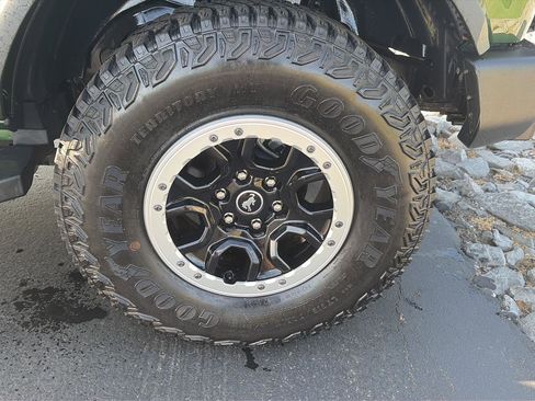 Used 2023 Ford Bronco Outer Banks w/ Sasquatch Package image 16