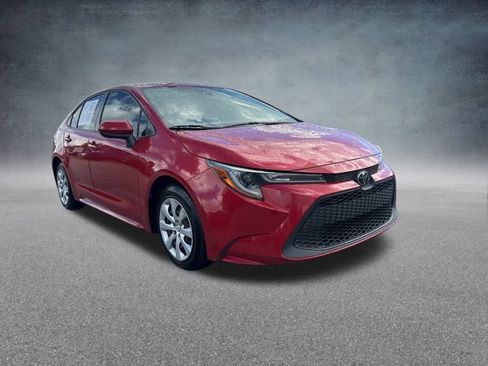 Used 2021 Toyota Corolla LE image 2