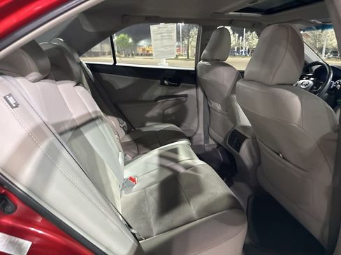 Used 2014 Toyota Camry XLE w/ Leather Package image 15