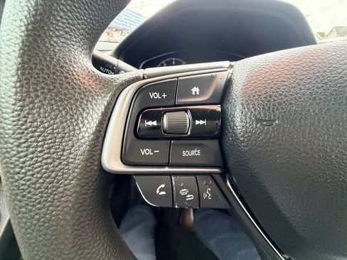 Used 2018 Honda Accord LX image 10