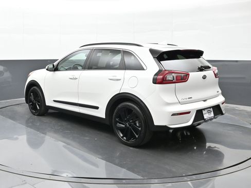 Used 2019 Kia Niro S Touring image 6