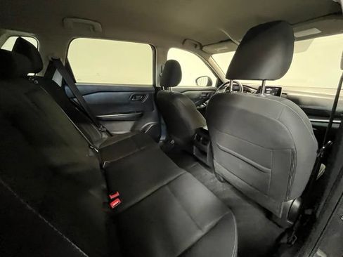 Used 2024 Nissan Rogue S AWD/4WD image 12