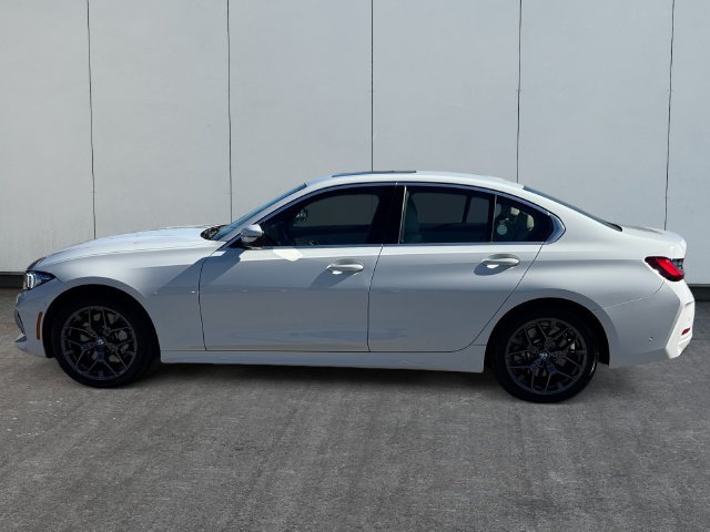 Used 2025 BMW 330i xDrive Sedan w/ Premium Package AWD/4WD image 2