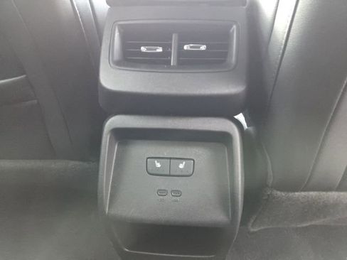 Used 2024 Chevrolet Equinox EV LT image 13