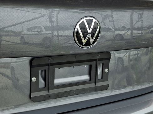 Used 2024 Volkswagen Jetta SE FWD image 17
