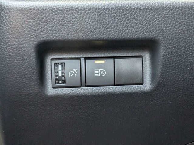 Used 2024 Toyota RAV4 XLE FWD image 23
