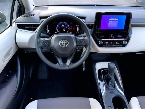 Used 2026 Toyota Corolla LE image 5