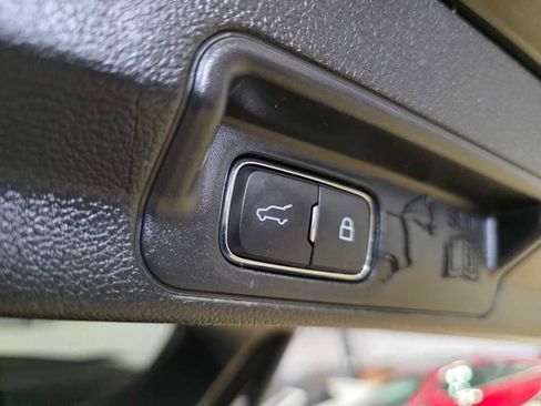 Used 2025 Ford Explorer ST-Line w/ ST-Line Street Pack image 22