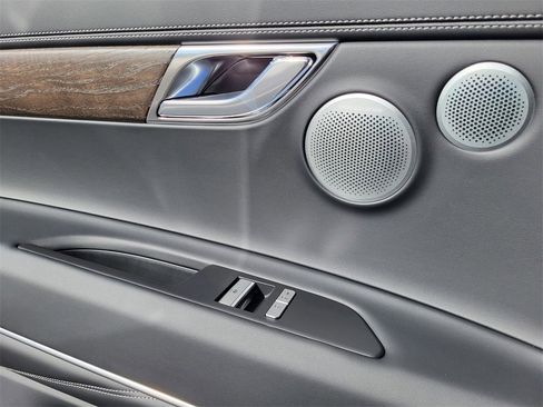 New 2026 Genesis GV80 2.5T Prestige image 10