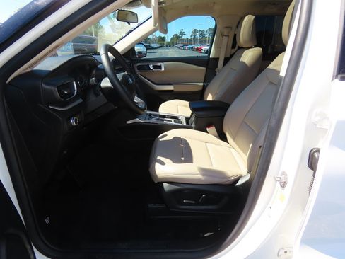 Certified 2023 Ford Explorer XLT w/ Equipment Group 202A image 27