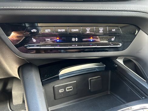 Used 2023 Buick Envision Essence FWD image 27