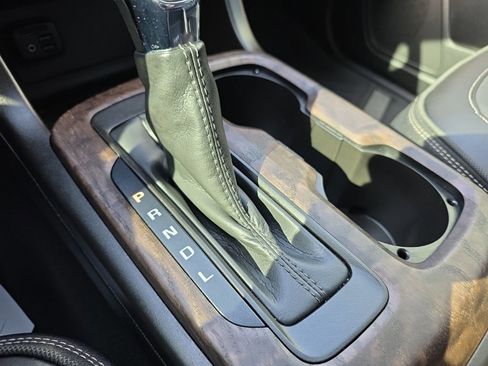 Used 2022 GMC Canyon Denali image 24