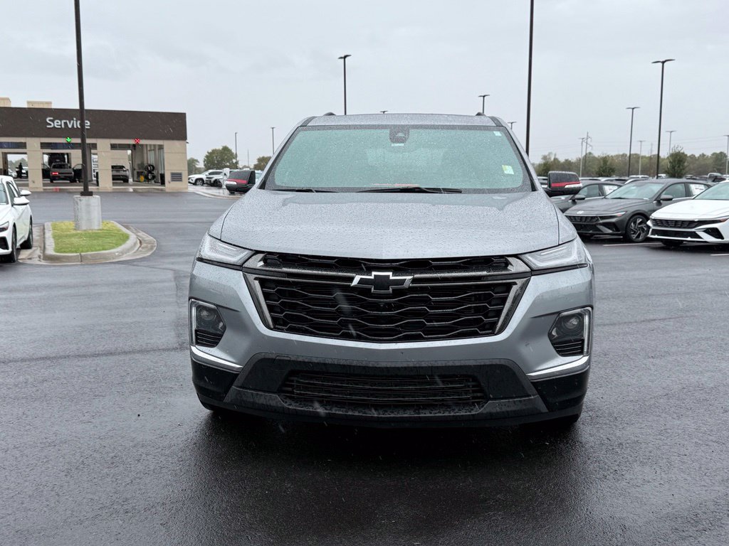 Used 2023 Chevrolet Traverse Premier w/ Redline Edition AWD/4WD image 2