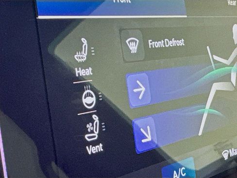 Used 2023 Jeep Wagoneer L Series III w/ Preferred Equipment Group image 22