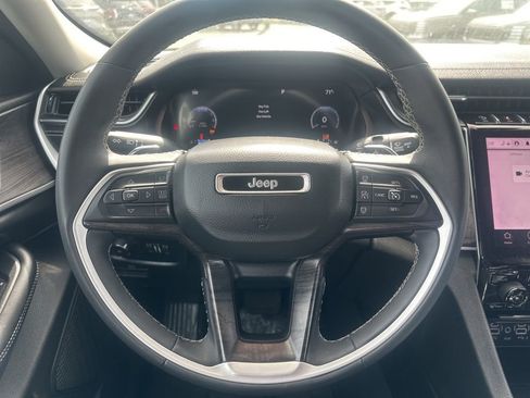 Used 2023 Jeep Grand Cherokee Limited image 26
