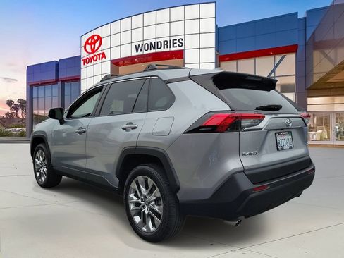 Used 2022 Toyota RAV4 XLE Premium FWD image 6