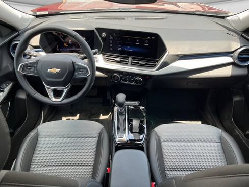 Used 2024 Chevrolet Trax LT w/ Driver Confidence Package FWD image 12