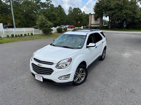 Used 2017 Chevrolet Equinox Premier w/ Enhanced Convenience Package AWD/4WD image 29