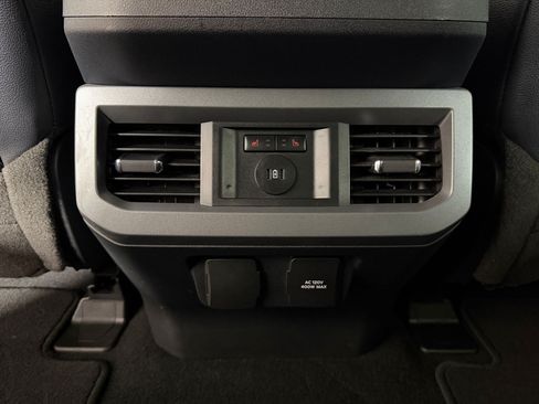 Used 2023 Ford F250 Lariat w/ Sport Appearance Package AWD/4WD image 26