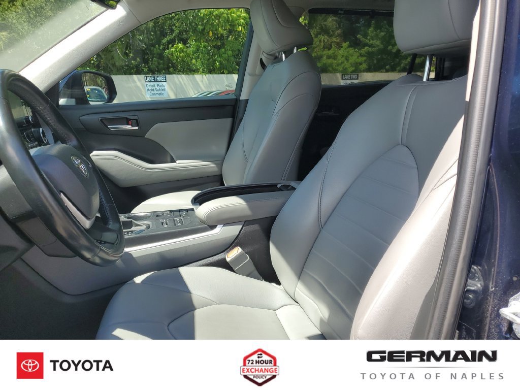 Used 2022 Toyota Highlander XLE AWD/4WD image 20