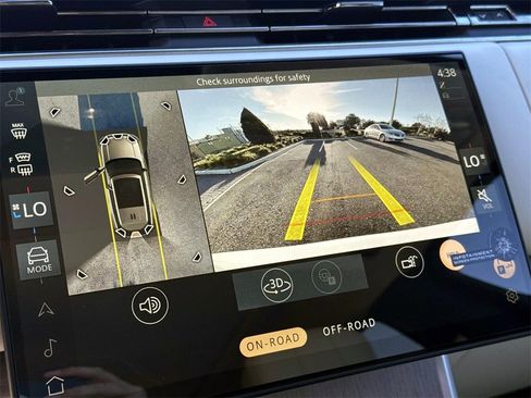 New 2026 Land Rover Range Rover Long Wheelbase SE image 21