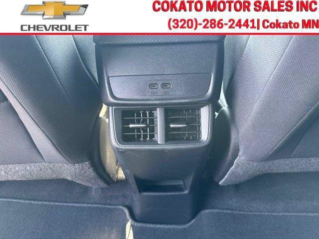 Used 2026 Chevrolet Equinox LT AWD/4WD image 13