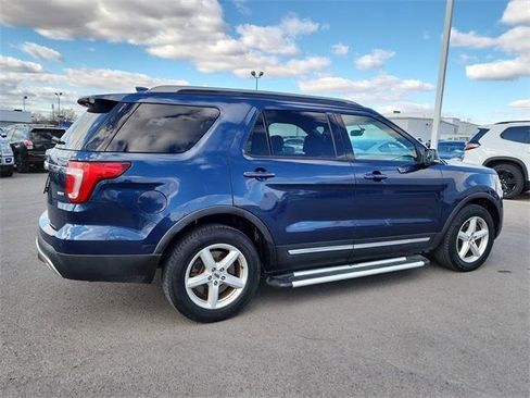 Used 2016 Ford Explorer XLT w/ Equipment Group 202A image 2