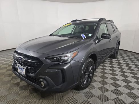 Used 2025 Subaru Outback Onyx Edition image 4