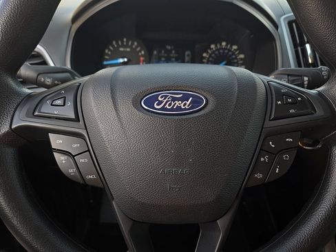 Used 2019 Ford Edge SE FWD image 19