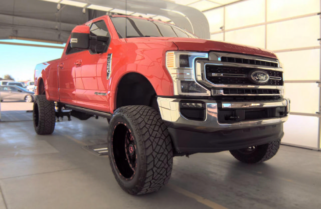 Used 2022 Ford F350 Lariat w/ Lariat Ultimate Package AWD/4WD image 3