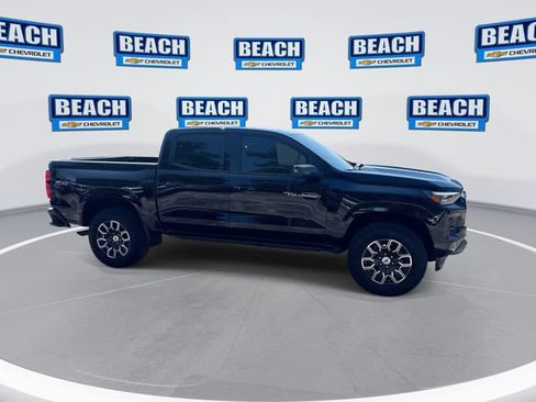 Used 2025 Chevrolet Colorado Z71 AWD/4WD image 2