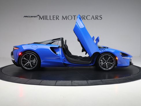 New 2025 McLaren Artura Spider image 31