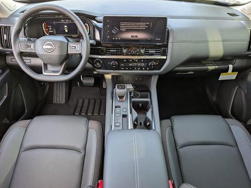 New 2026 Nissan Pathfinder SL FWD image 8