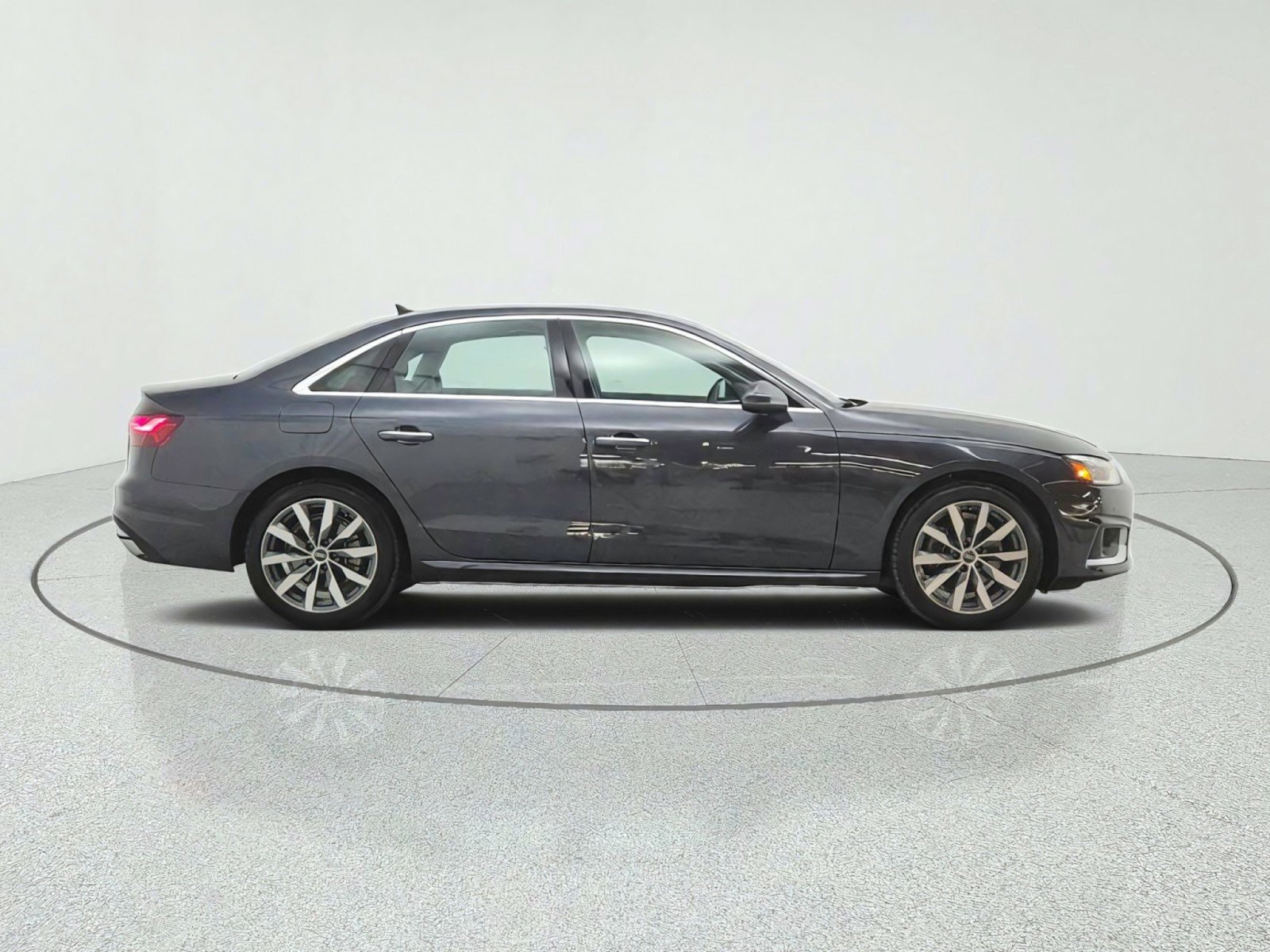 Used 2023 Audi A4 2.0T Premium w/ Convenience Package AWD/4WD image 4