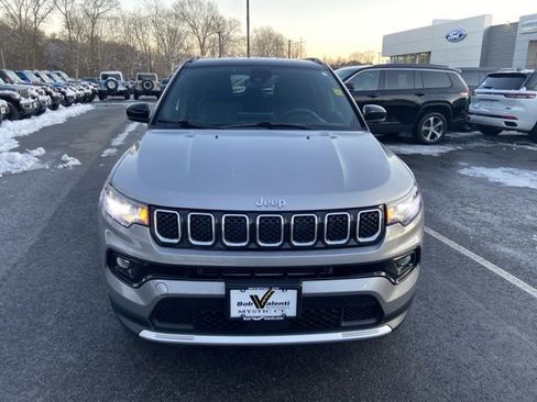 Used 2023 Jeep Compass Limited image 9