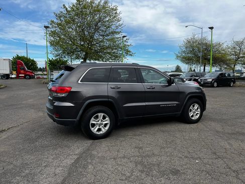 Used 2015 Jeep Grand Cherokee Laredo w/ Quick Order Package 23E AWD/4WD image 3
