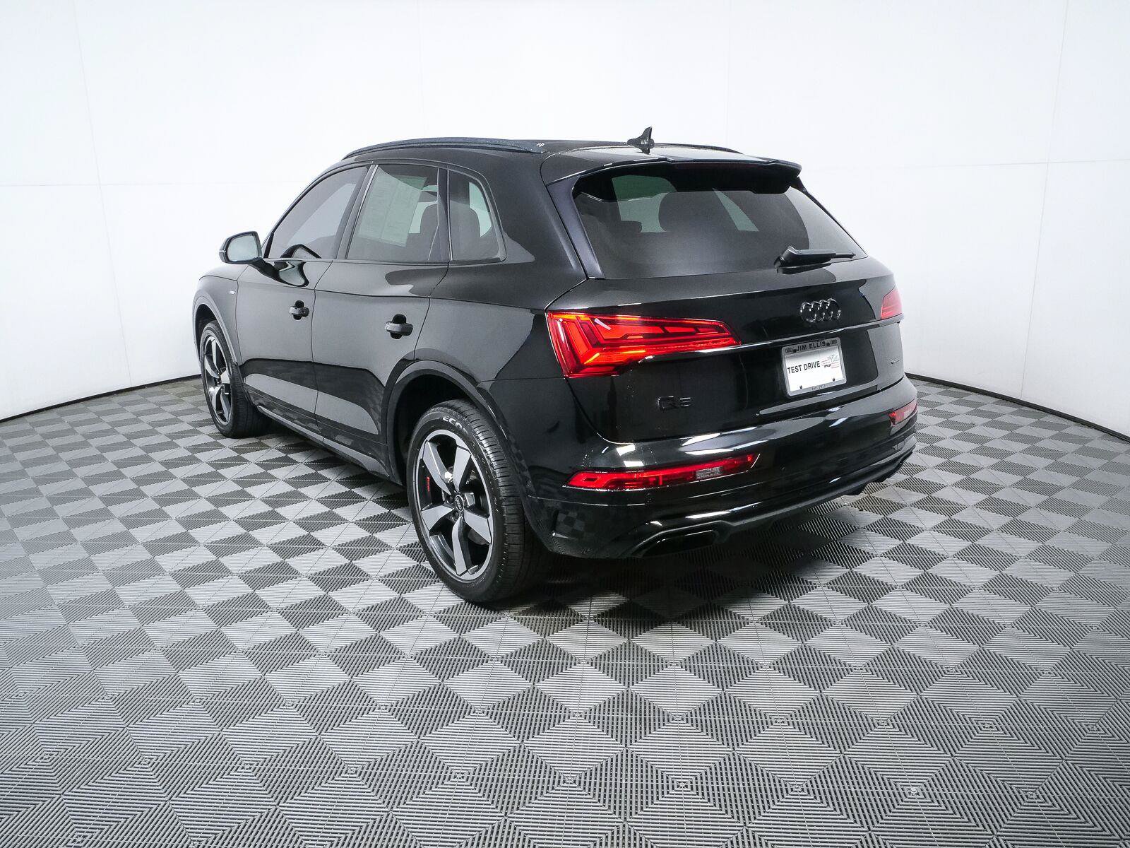 Used 2023 Audi Q5 2.0T Prestige w/ Prestige Package AWD/4WD image 29