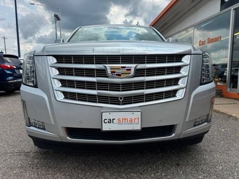 Used 2020 Cadillac Escalade Luxury w/ LPO, Radiant Package AWD/4WD image 2