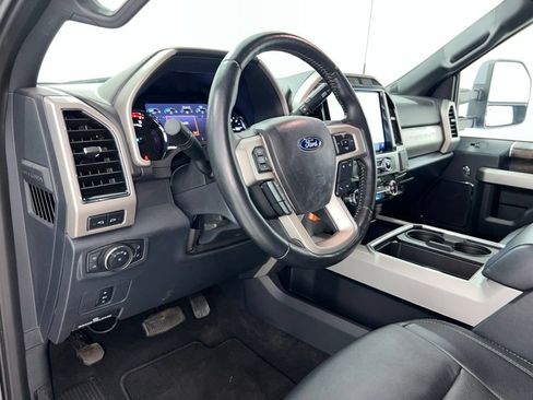 Used 2022 Ford F250 Lariat w/ Lariat Value Package AWD/4WD image 9