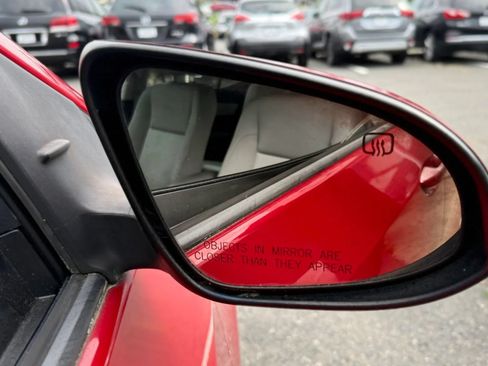 Used 2015 Toyota Corolla LE FWD image 38
