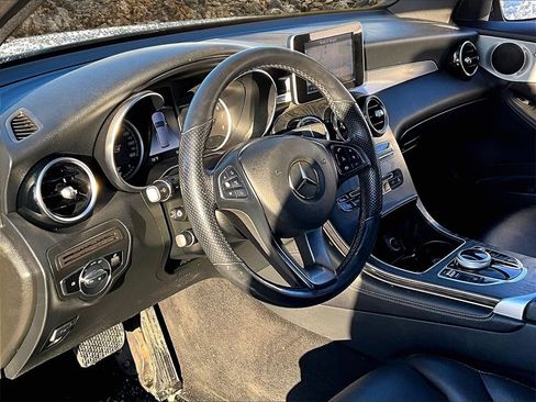 Used 2019 Mercedes-Benz GLC 300 GLC 300 w/ Premium Package image 12