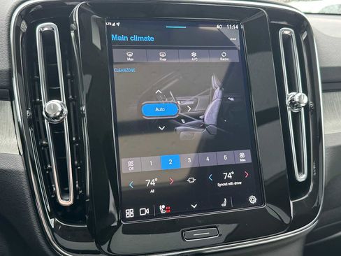 Used 2025 Volvo XC40 B5 Core w/ Protection Package Premier image 28