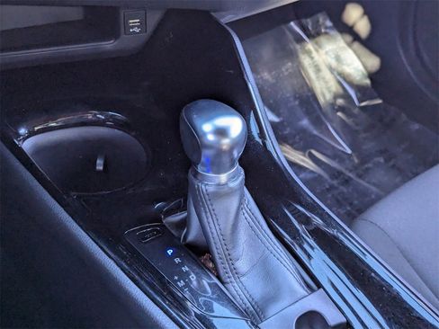 Used 2021 Toyota C-HR XLE image 27