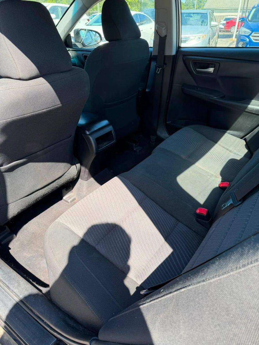 Used 2017 Toyota Camry LE FWD image 15