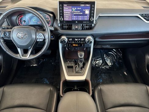 Used 2022 Toyota RAV4 Limited image 13