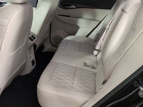 Certified 2021 Buick Envision Avenir w/ Technology Package II image 25