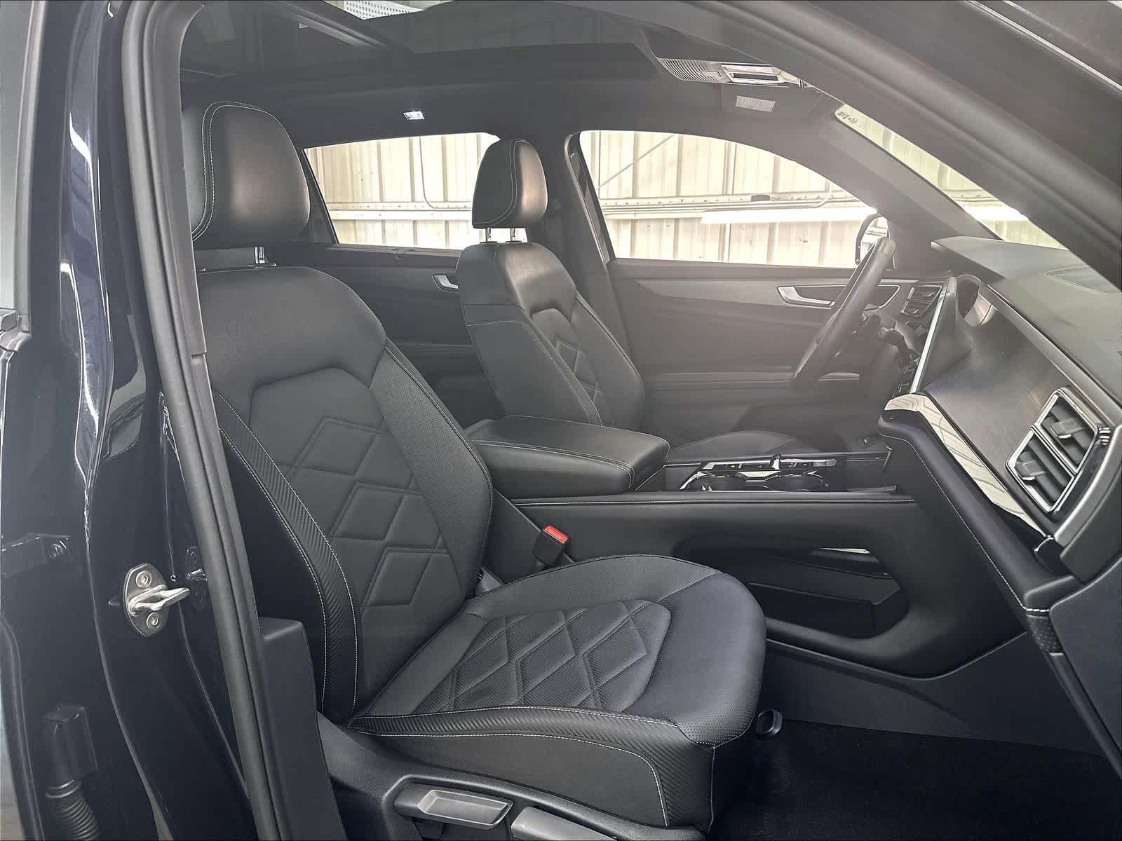 Used 2024 Volkswagen Atlas Cross Sport SE w/ Panoramic Sunroof Package AWD/4WD image 32