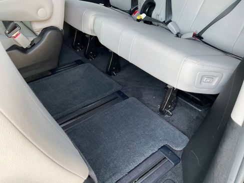 Used 2016 Toyota Sienna Limited w/ Protection Package FWD image 40