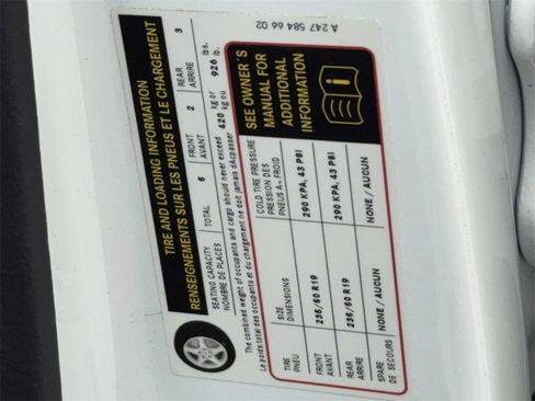 Used 2025 Mercedes-Benz GLB 250 w/ Exclusive Package image 56